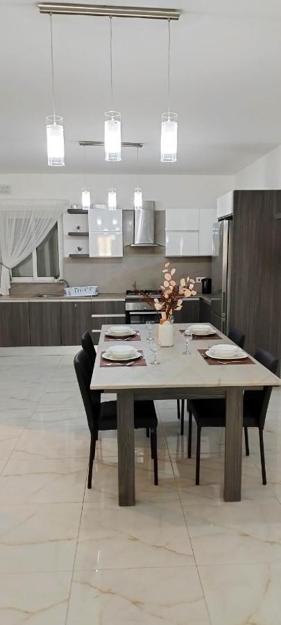 Large And Modern Apartment In The Centre Of Malta Mosta Exteriör bild