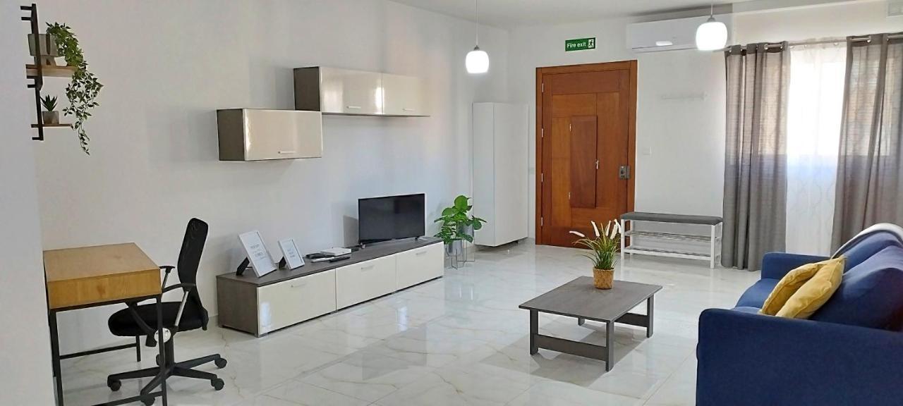 Large And Modern Apartment In The Centre Of Malta Mosta Exteriör bild