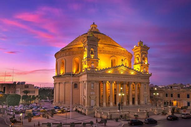 Large And Modern Apartment In The Centre Of Malta Mosta Exteriör bild